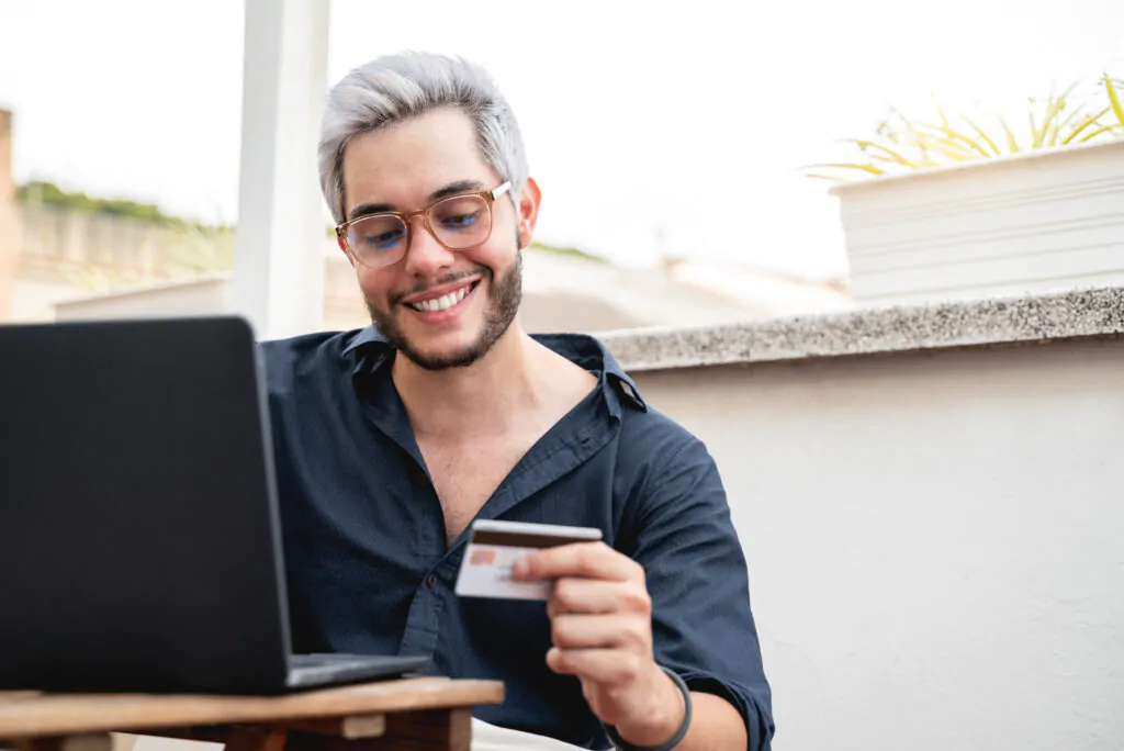 Explorando o E-commerce: Como Impulsionar Suas Vendas Online Explorando o E-commerce: Como Impulsionar Suas Vendas Online